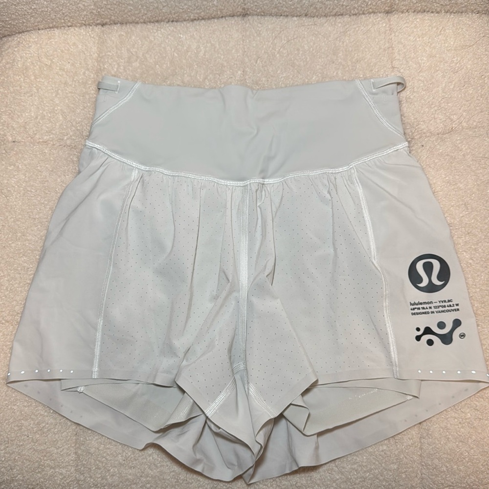 Lululemon Nulux Road to Trail High-Rise Short 4" / Bone
